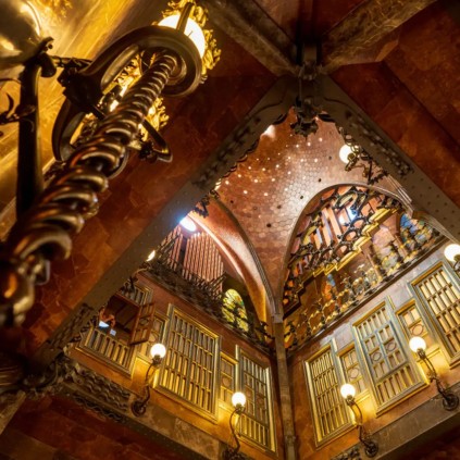 JUNIORS: EL PALAU GÜELL. ANY GAUDÍ